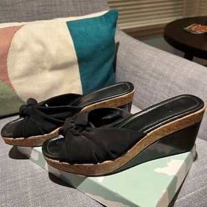 Donald J Pliner women's 8M shoe 3in wedge slide black textile/patent/cork